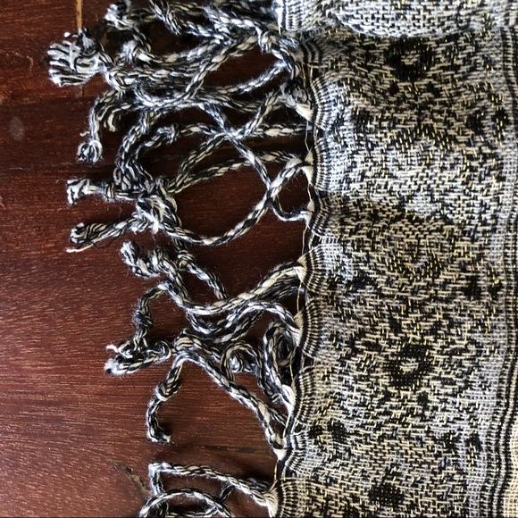 Scarf - Picture 8 of 8